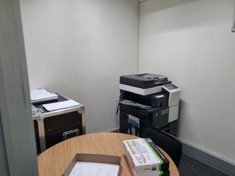 To Let Commercial Property for Rent in Mowbray Western Cape